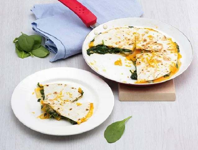 Spenótos quesadilla cheddar sajttal recept
