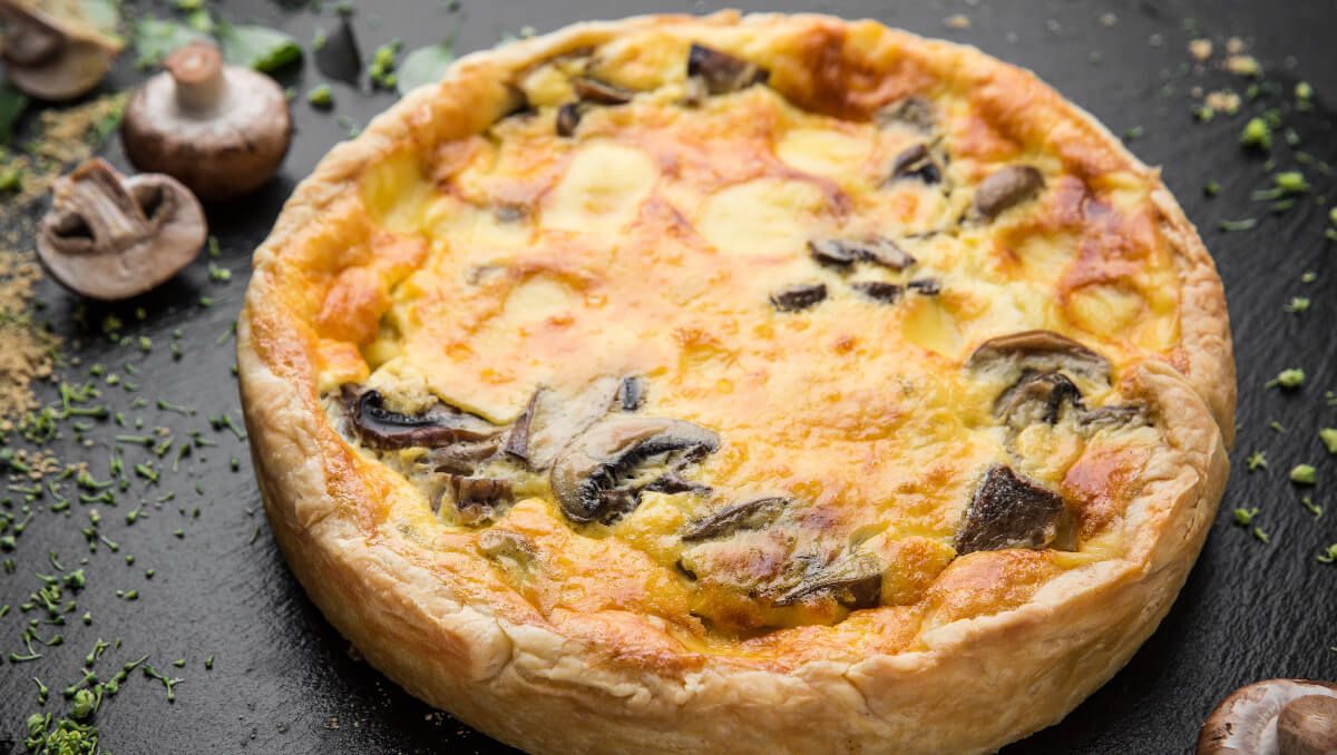 Gombával is gazdagíthatjuk a quiche-t (Shutterstock)