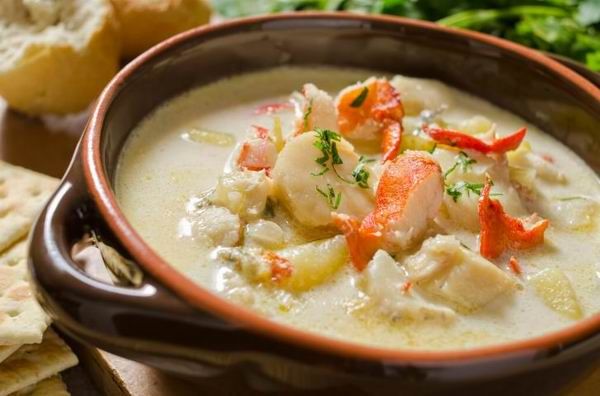 A tejszínnel készülő gazdag raguleves a New England-i chowder