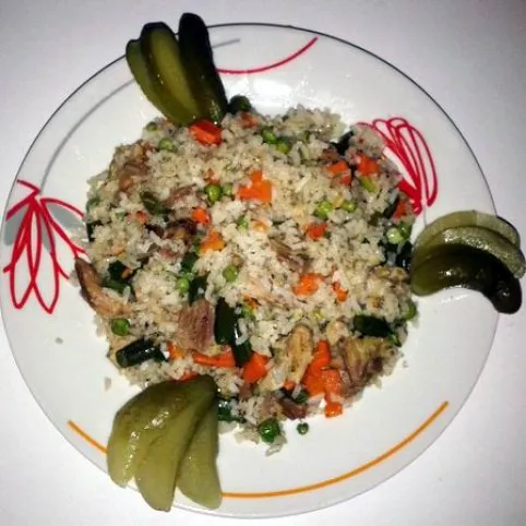 Zöldséges-rizses egytálétel a tegnapi tyúkhúslevesből recept