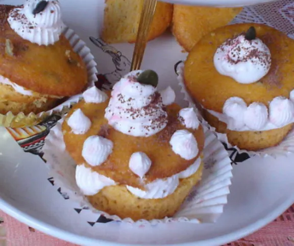 Sütőtökös-gyömbéres muffin narancsos habbal recept