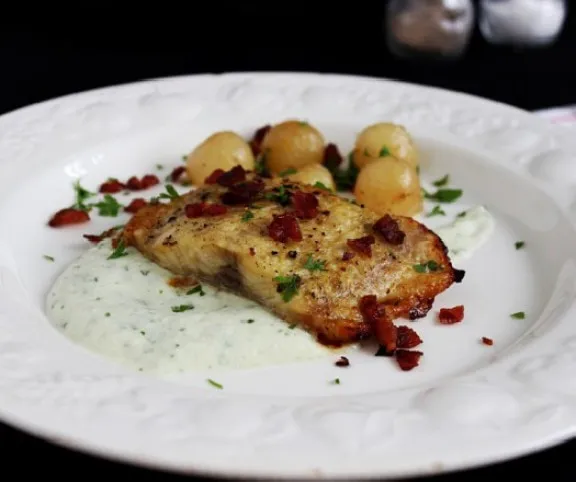 Fűszeres harcsaszelet sült karalábéval  recept