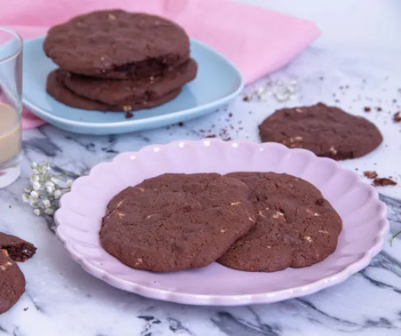 Ír krémlikőrös csupacsokis keksz recept