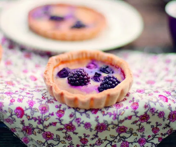 Gyümölcsös-mézkrémes kosárkák recept