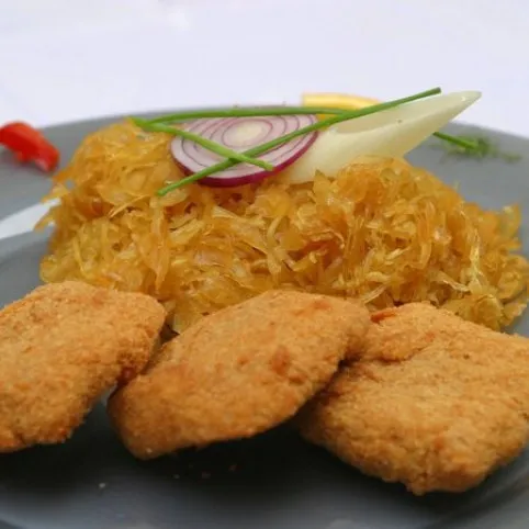 Húsos derelye párolt káposztával recept