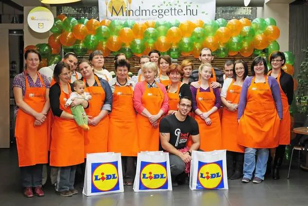 A telipakolt Lidl-táskák is nyeremények voltak!