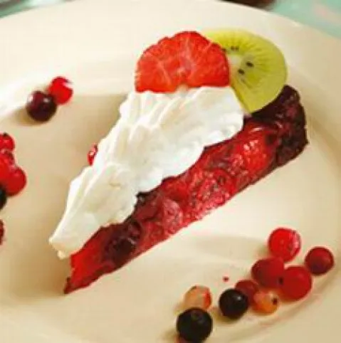 Piros gyümölcsös habos sütemény recept