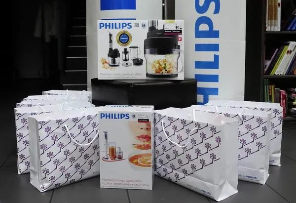 A Philips ajándékai: kézimixerek, a fődíjasnak pedig egy zöldségkockázós csodagép