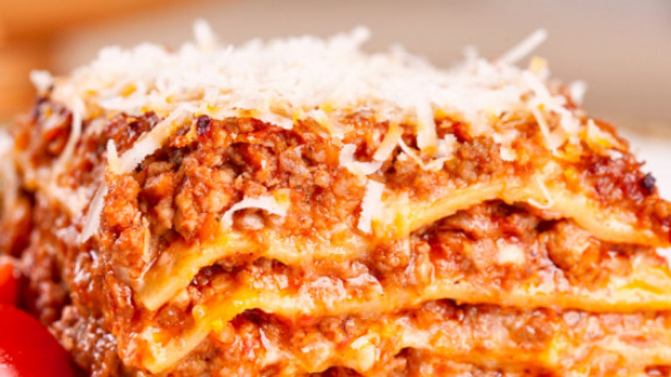 Egyszerű lasagne bolognese (besamel nélkül)