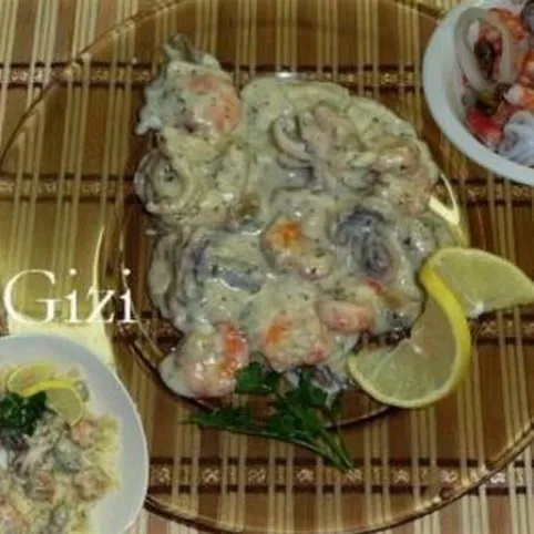Tenger gyümölcsei boros-tejszínes szószban recept