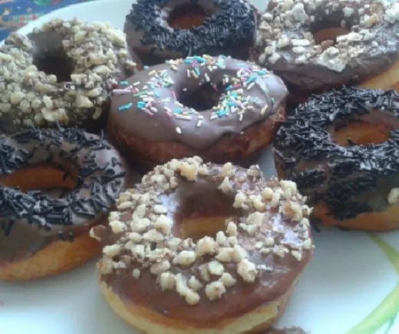 Csokiba mártott amerikai fánk recept