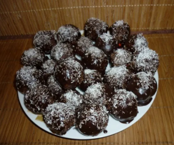 Kókuszgolyó csokoládébevonattal recept