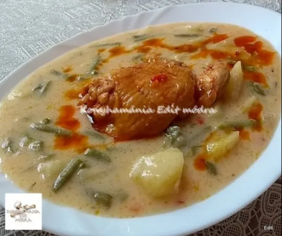 Zöldbabfőzelék csirkepörkölttel recept