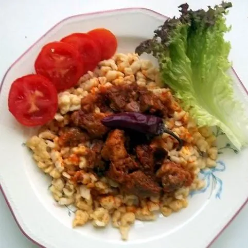 Vörösboros sertéspörkölt nokedlivel recept