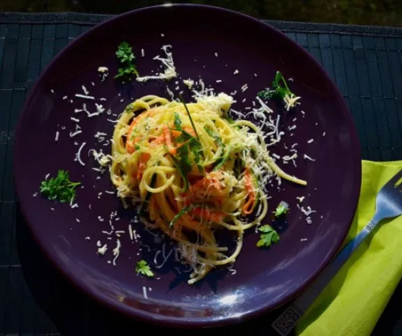 Színes répás-cukkinis spagetti recept