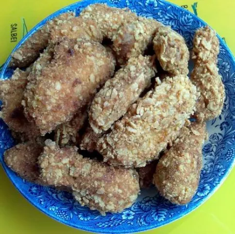 Fűszeres csirkeszárnyak corn flakes bundában recept