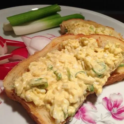 Chilis tojáskrém recept