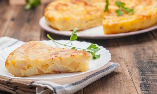 Tortilla - a tojásos-krumplis lepény laktató és egyszerű fogás