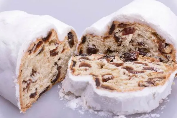 A vaj és a cukorréteg igazi áttörést jelentett: megszületett a stollen