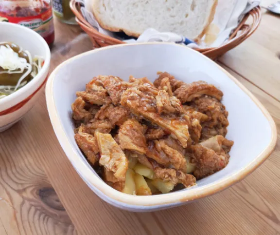 Pacalpörkölt főtt krumplival recept
