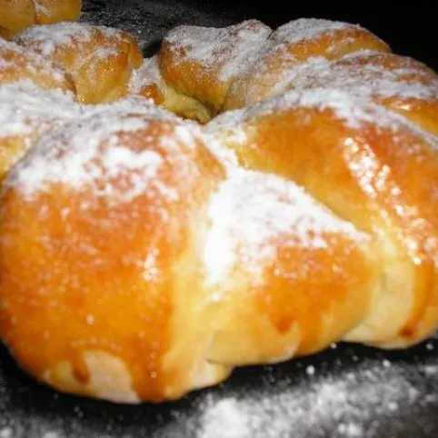 Áfonyás-pudingos napsugárkalács recept