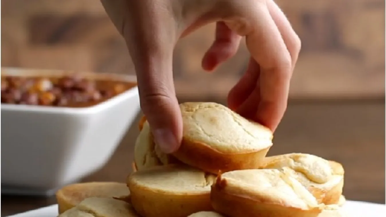 sajttal töltött muffin kukoricalisztből