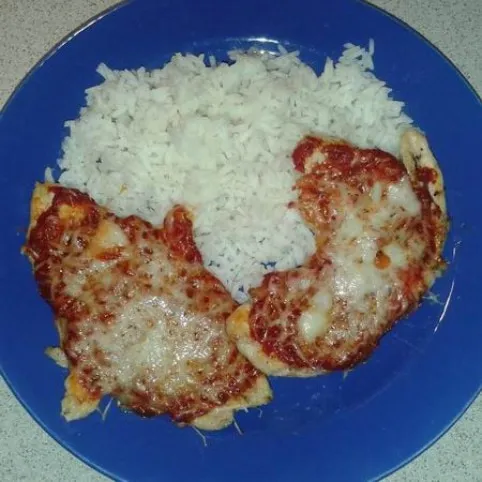 Csőben sült csirkemell fűszeres paradicsomszósszal recept