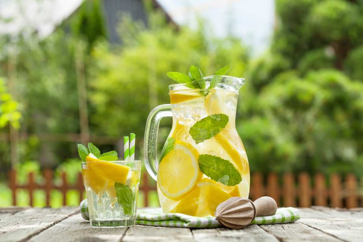 Ne csak citromlevet, citromhéjat is adj a limonádéhoz, anélkül mit sem ér/ Shutterstock