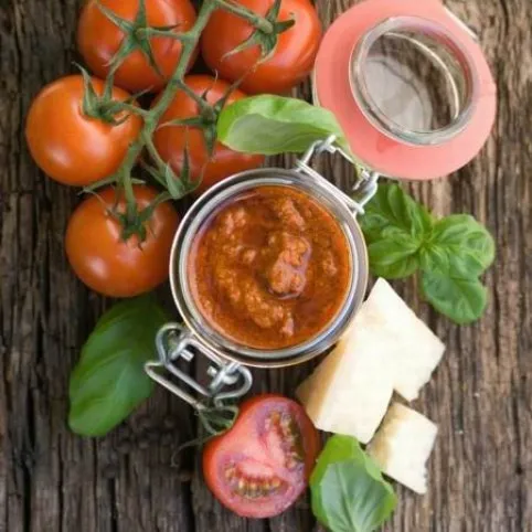Paradicsom-pesto recept