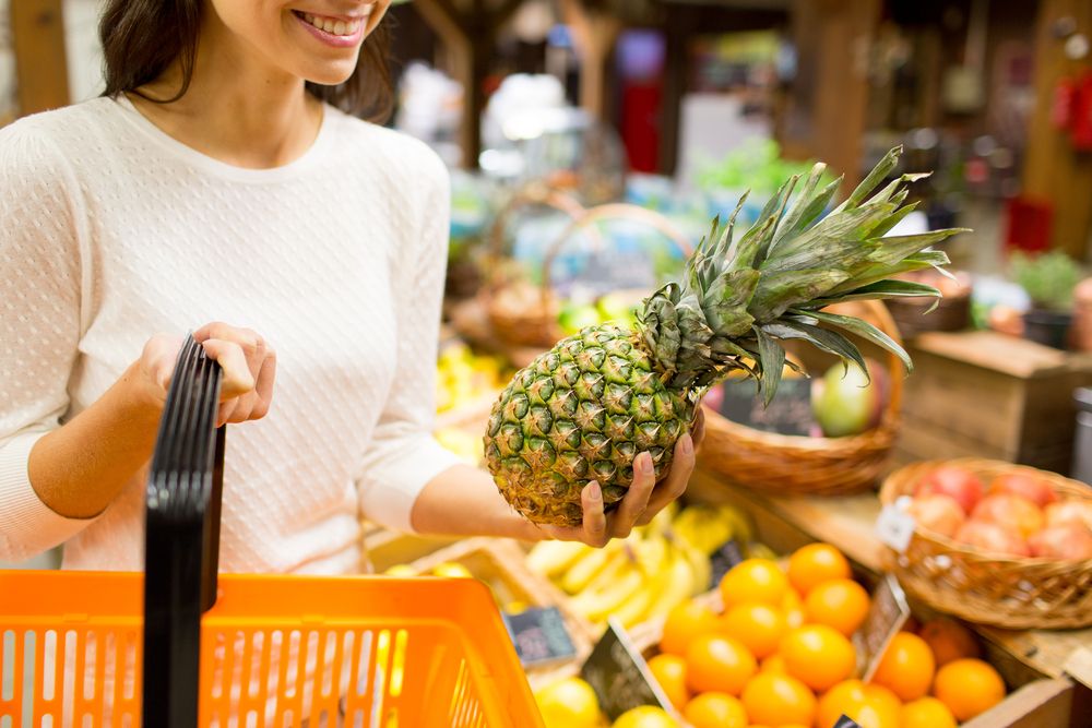 Csak a kemény, érett ananászt válasszuk /Fotó: Shutterstock