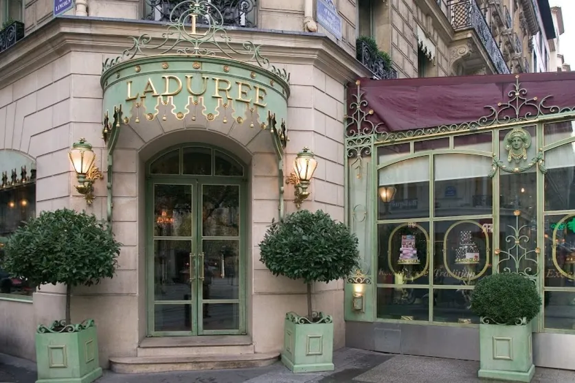 Forrás: Ladurée Avenue des Champs-Elysées 