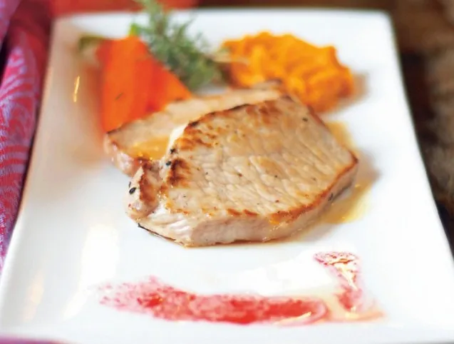 Roston sült borda édesburgonya-pürével, céklaolajjal recept