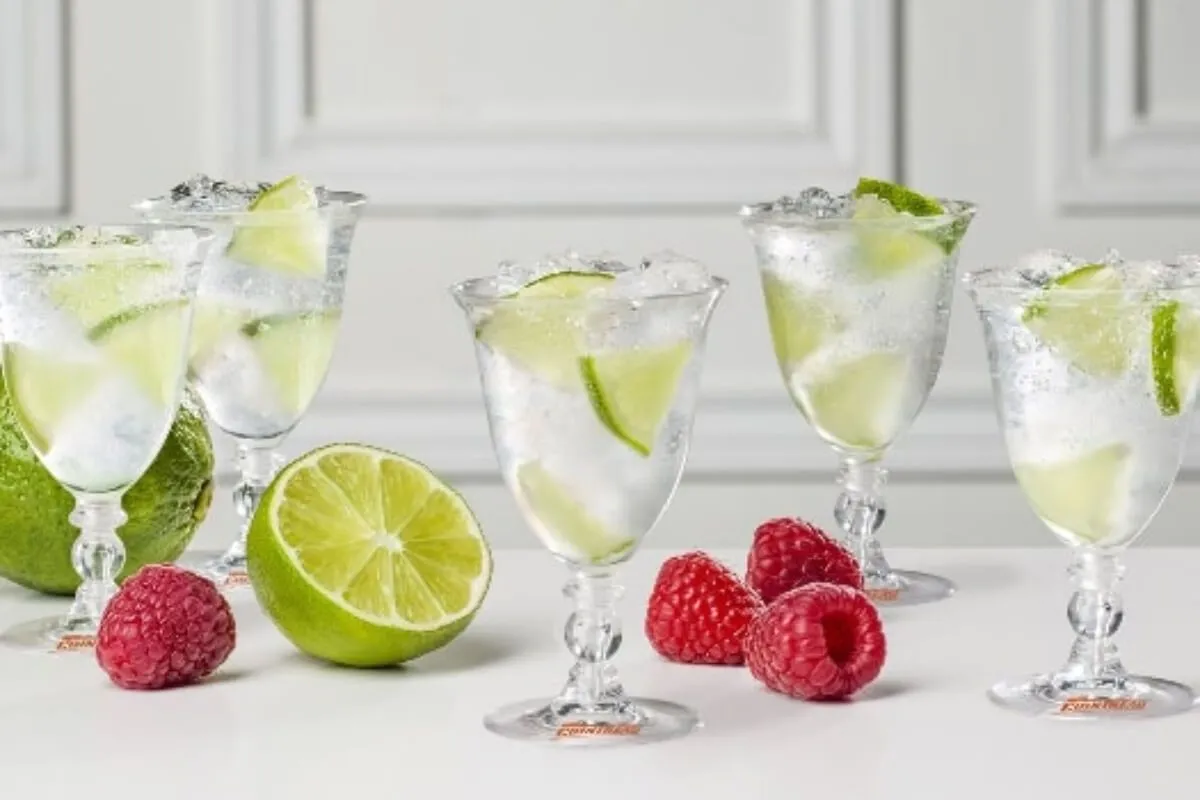 Cointreau fizz lime-lével