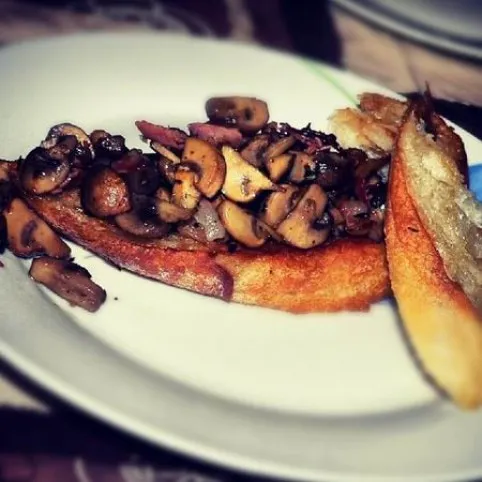 Pirítós erdei gombákkal recept