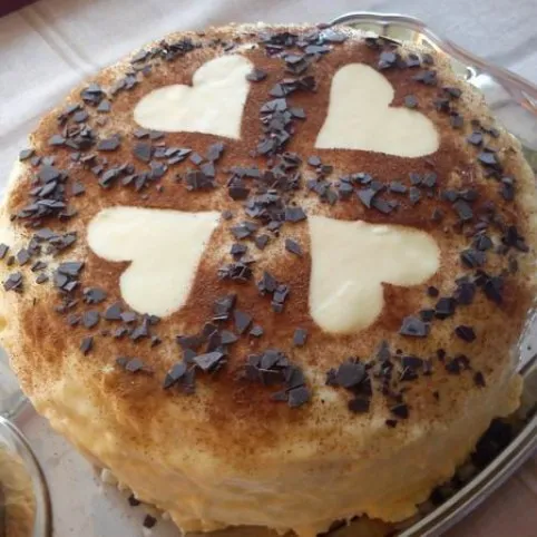 Fehércsokis-tejszínkrémes torta recept
