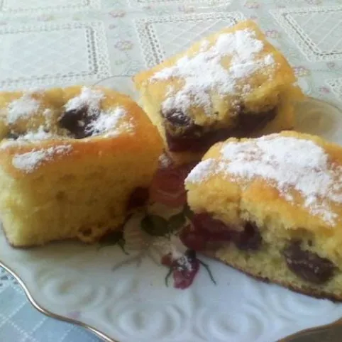 Joghurtos-poharas süti cseresznyével recept