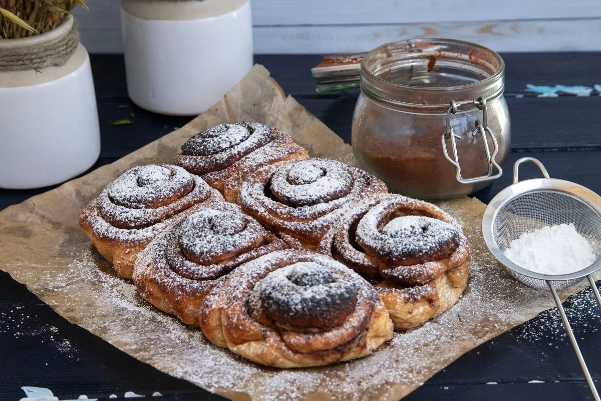 Fahéjas csiga ahogy Szabi, a pék készíti