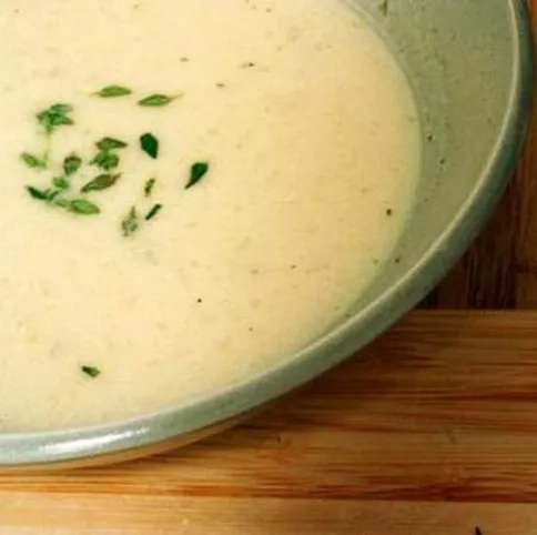 44 gerezdes fokhagymaleves parmezánnal recept