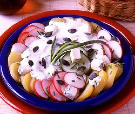 Vegyes kínáló rokfortos öntettel recept