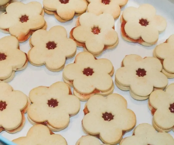Rózsavizes lekváros linzer recept