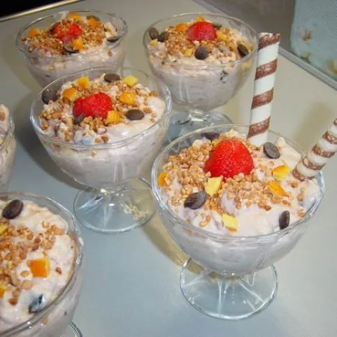 Tejszínes-pudingos gyümölcsrizs csokival recept