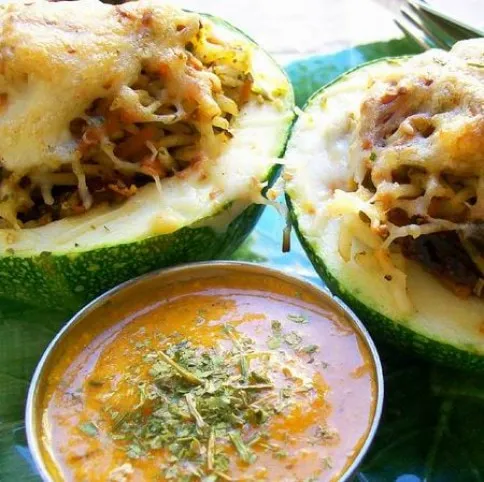 Töltött cukkini füstölt gomolyával recept