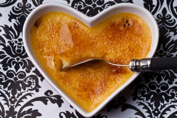 Creme brulée, ehhez a legjobb a karamellizáló pisztoly