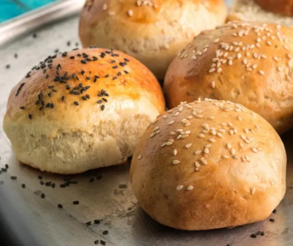 Egyszerű szezámmagos zsemle recept