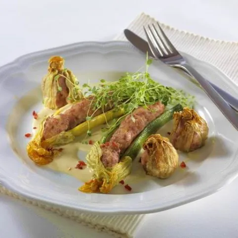 Chilis borjúhússal töltött cukkinivirág recept