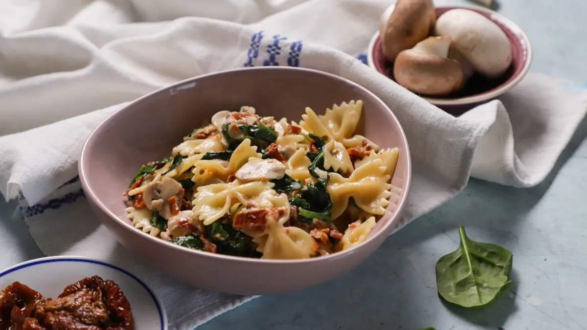 Spenótos-gombás tészta