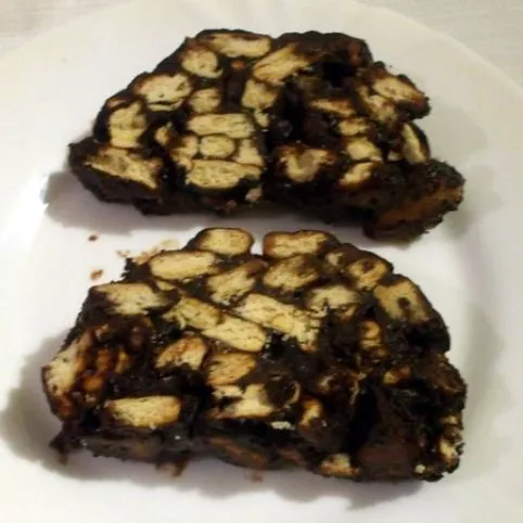 Kekszes csokiszalámi recept