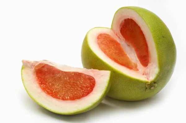 Húsa lehet rózsaszínű is, ebben is hasonlít a grapefruitra