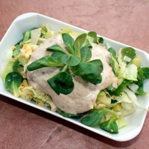 Medvehagymás saláta recept