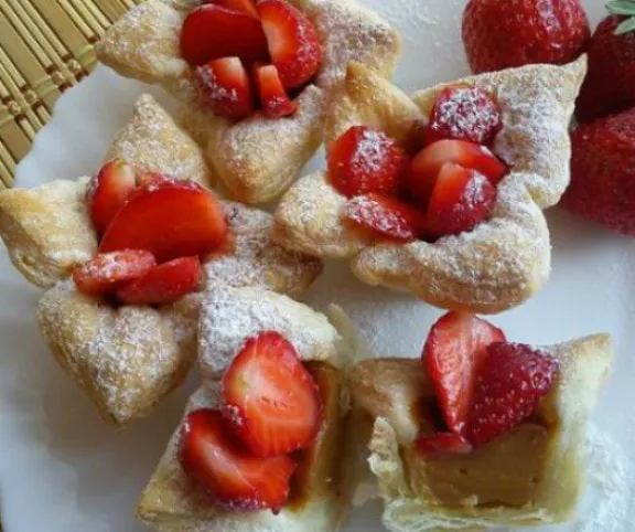 Karamellkrémes-epres kosárkák recept